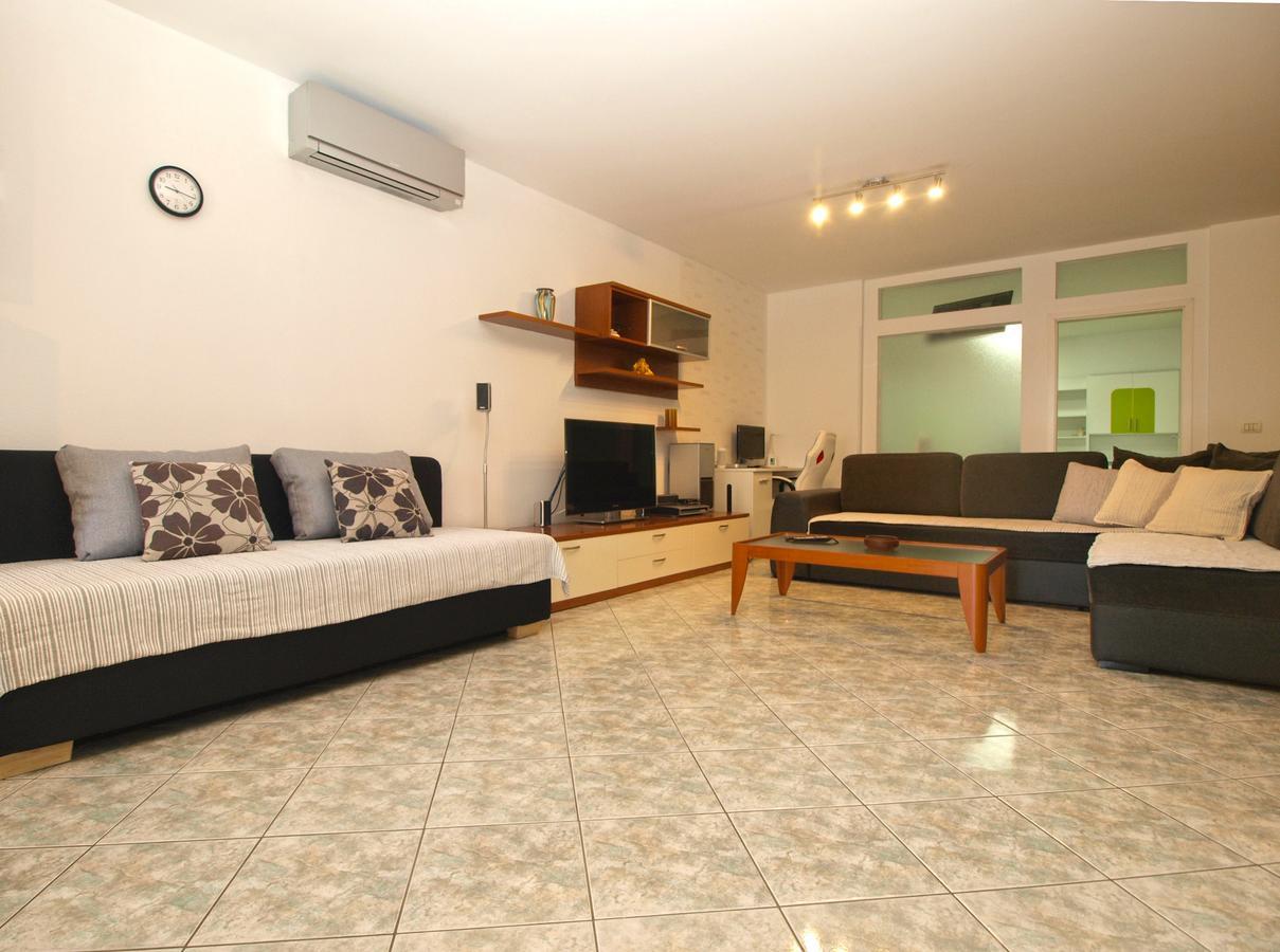 Apartments Slavka 1155 Pula Exterior foto